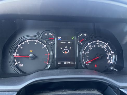 Used 2022 Toyota 4Runner SR5 Premium AWD/4WD image 16