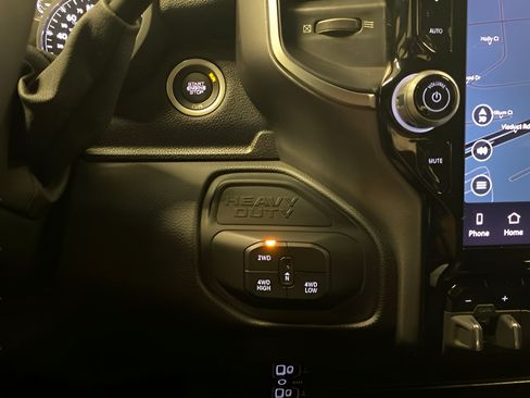 Used 2025 RAM 2500 Big Horn AWD/4WD image 12