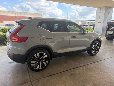 Used 2025 Volvo XC40 B5 Plus w/ Protection Package Premier AWD/4WD image 4