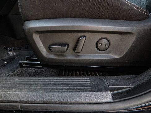 Used 2023 Nissan Rogue SV AWD/4WD image 29