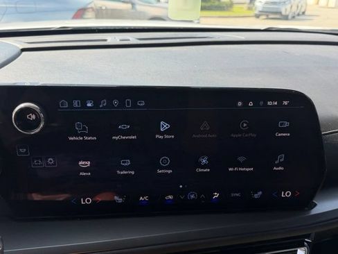 Used 2025 Chevrolet Traverse LT w/ Sun and Wheel Package FWD image 20