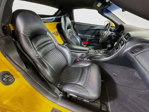 Used 2004 Chevrolet Corvette Convertible w/ Preferred Equipment Group RWD image 25