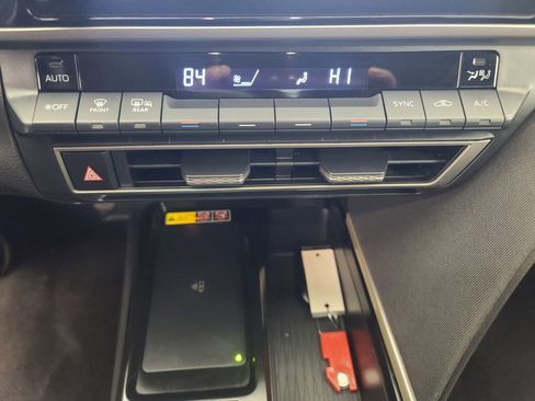 Used 2025 Toyota Camry LE image 34