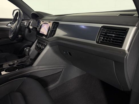 Used 2022 Volkswagen Atlas Cross Sport SEL Premium R-Line image 34