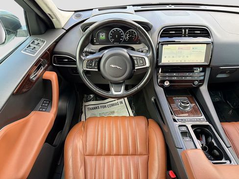 Used 2018 Jaguar F-PACE Portfolio image 17