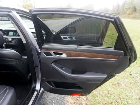 Used 2015 Hyundai Genesis 5.0 image 28