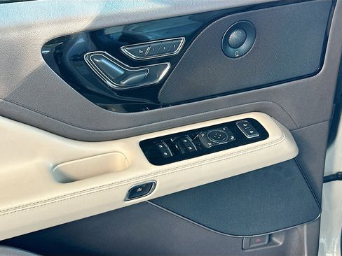 Used 2022 Lincoln Aviator Reserve w/ Elements Package Plus image 18