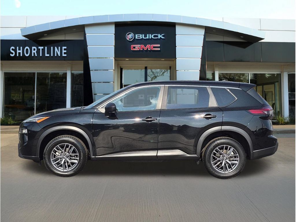 Used 2024 Nissan Rogue S AWD/4WD image 6