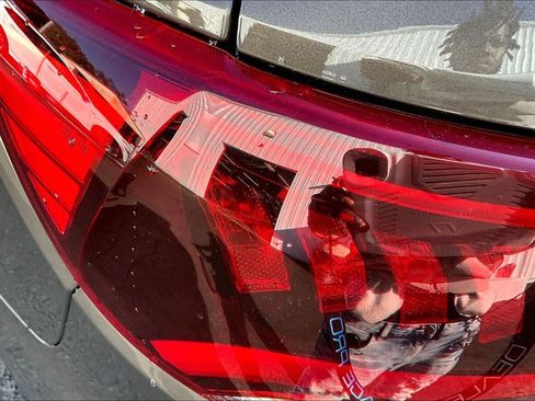 Used 2019 Kia Sorento SX image 21