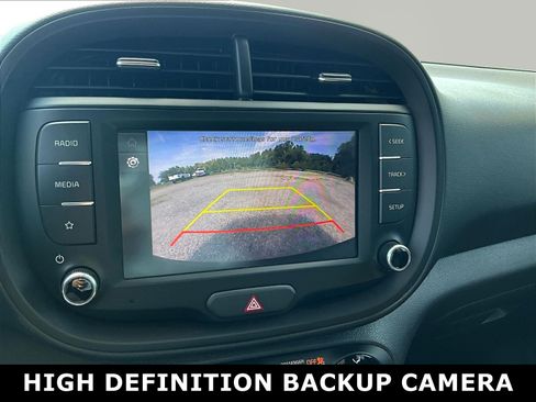Used 2025 Kia Soul LX w/ LX Technology Package FWD image 8