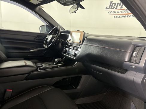 Used 2023 Nissan Pathfinder Rock Creek AWD/4WD image 30