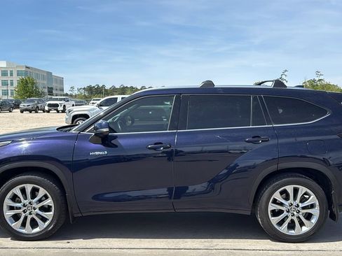 Used 2020 Toyota Highlander Limited image 2