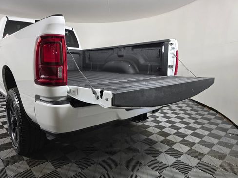New 2026 RAM 2500 Laramie AWD/4WD image 14