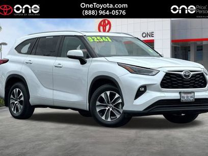 Used 2023 Toyota Highlander XLE