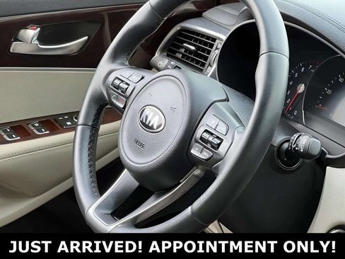 Used 2017 Kia Sorento EX image 29