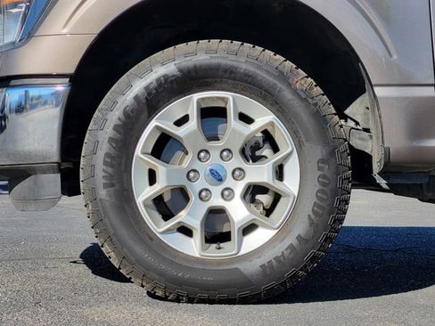 Used 2023 Ford F150 XLT AWD/4WD image 7