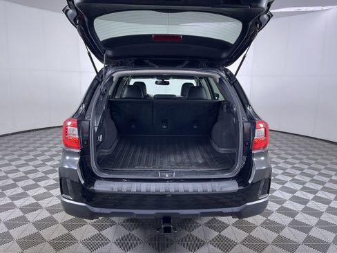 Used 2017 Subaru Outback 3.6R Limited image 24