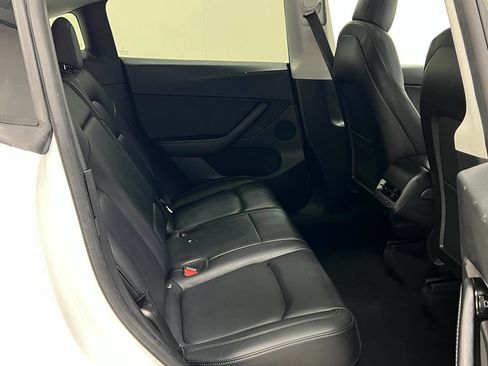Used 2021 Tesla Model Y Long Range AWD/4WD image 30