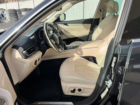 Used 2017 Maserati Levante w/ Luxury Package image 17