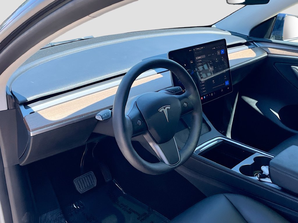 Used 2024 Tesla Model Y Long Range AWD/4WD image 9