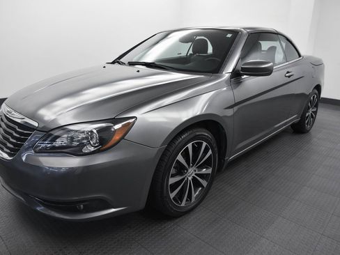 Used 2012 Chrysler 200 S image 3