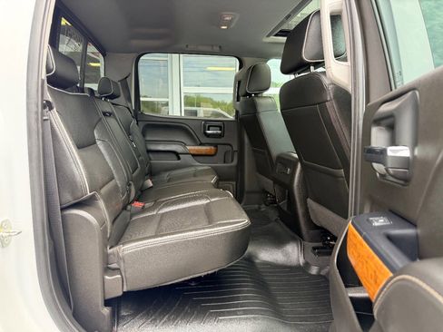 Used 2019 Chevrolet Silverado 2500 High Country w/ Duramax Plus Package image 38