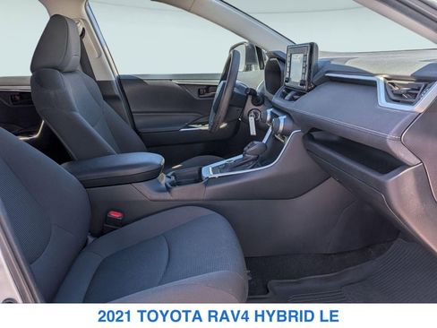 Used 2021 Toyota RAV4 LE AWD/4WD image 26