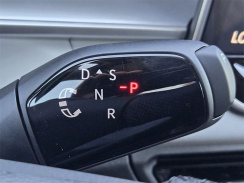 New 2026 Volkswagen Tiguan SE R-Line image 18