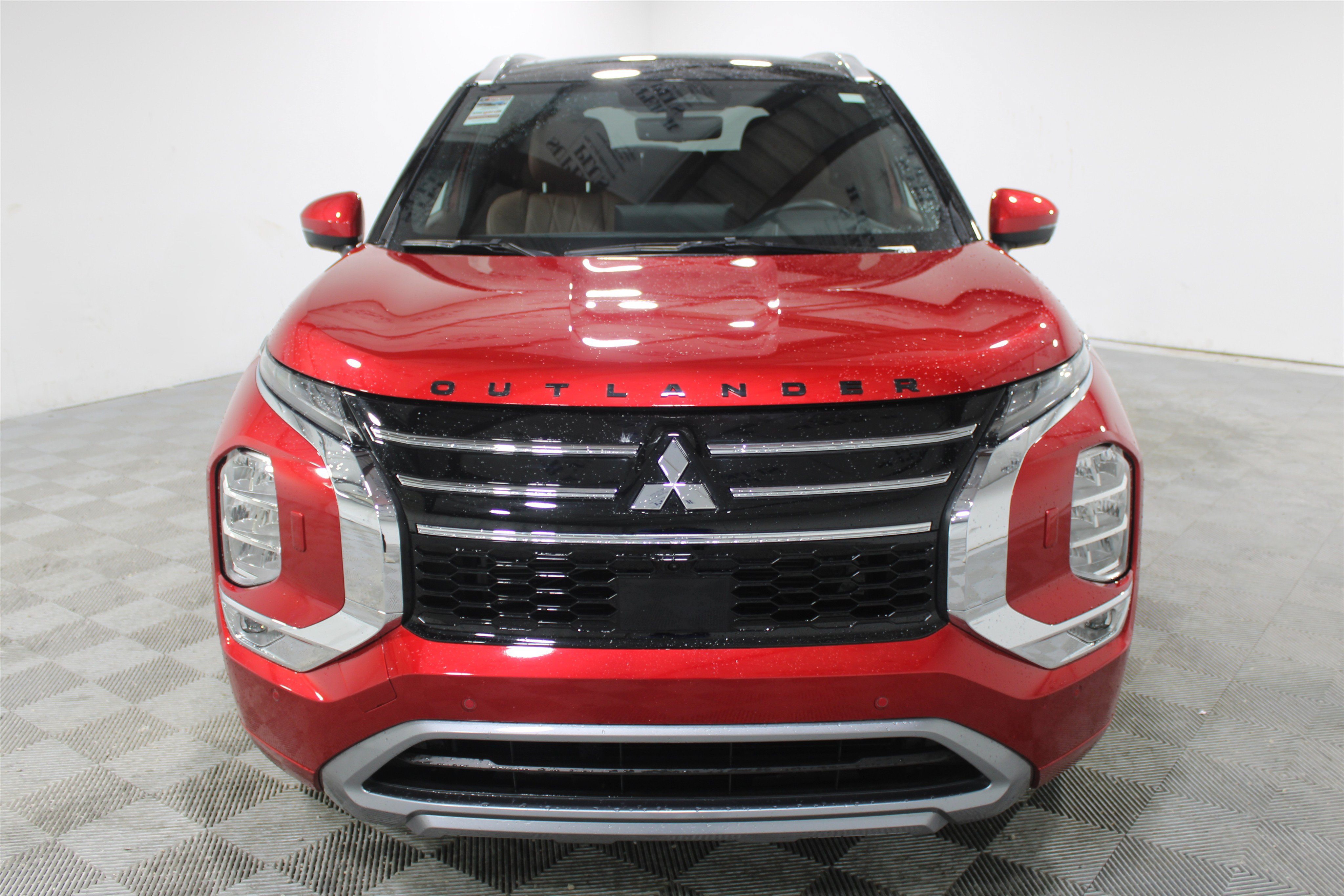 Used 2025 Mitsubishi Outlander AWD image 8