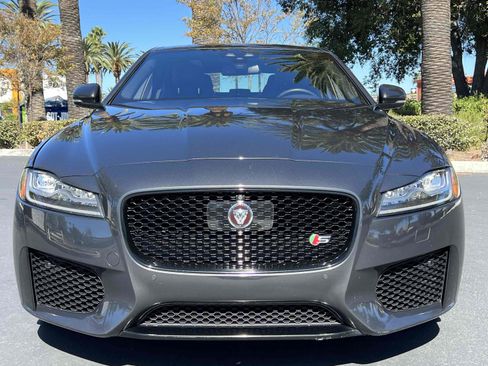 Used 2017 Jaguar XF S image 63