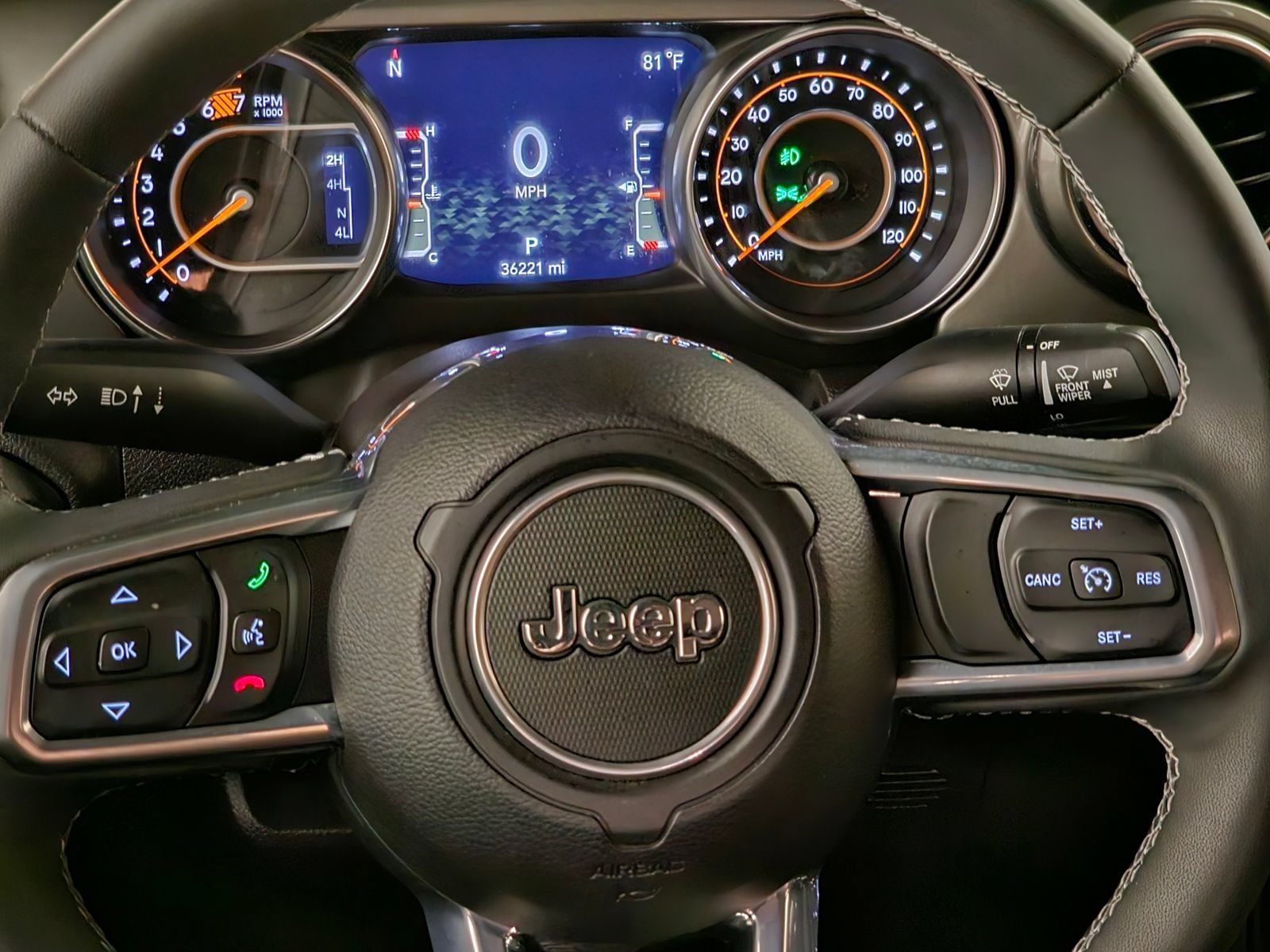 Used 2023 Jeep Wrangler Unlimited Sahara w/ Cold Weather Group AWD/4WD image 9