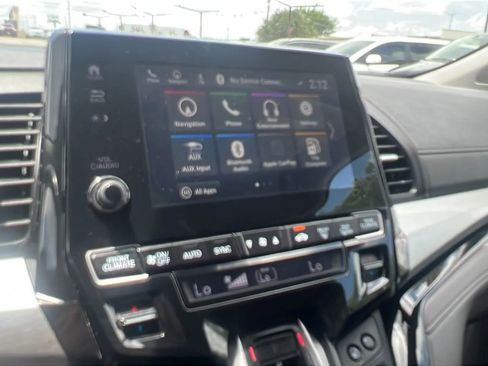 Used 2018 Honda Odyssey Elite image 17