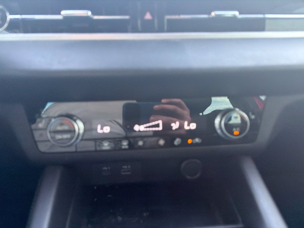 Used 2023 Mitsubishi Outlander SE FWD image 15