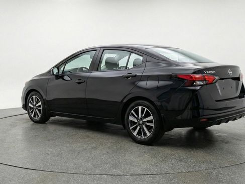 Used 2025 Nissan Versa SV FWD image 5