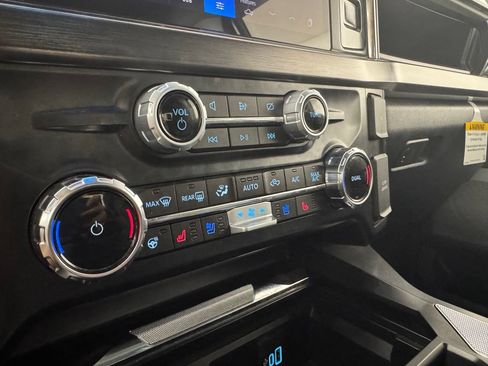 Used 2024 Ford F350 Lariat w/ Lariat Ultimate Package AWD/4WD image 29