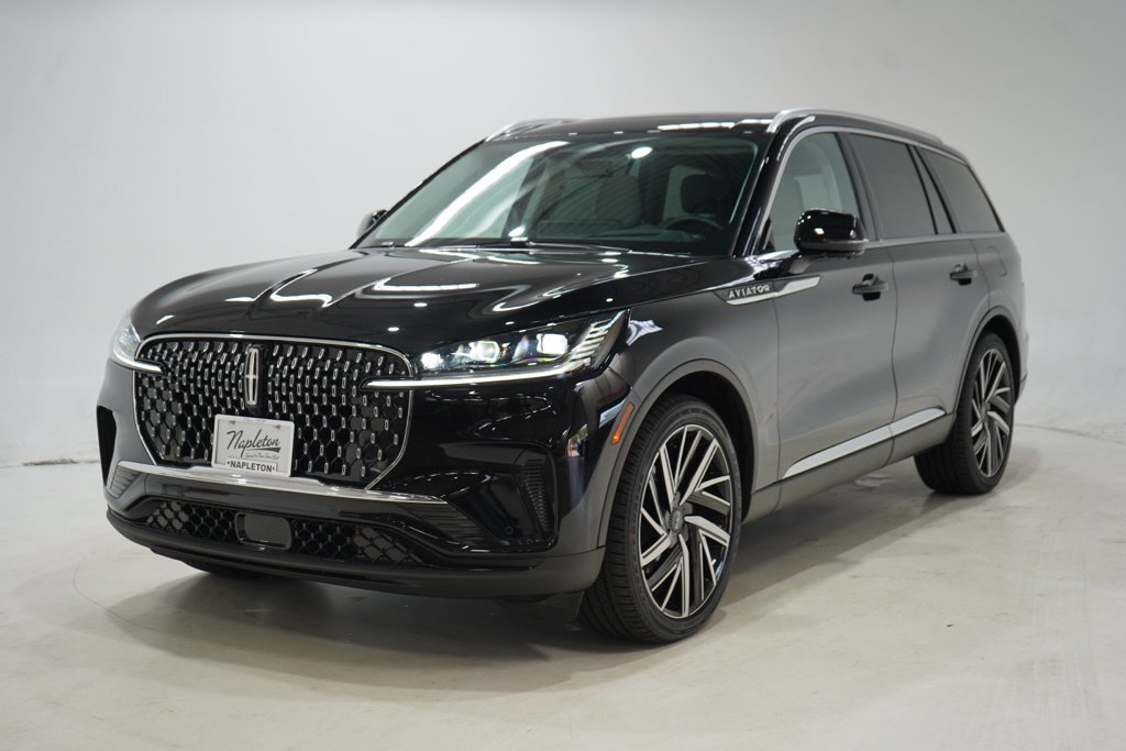 Used 2026 Lincoln Aviator Reserve AWD/4WD image 3