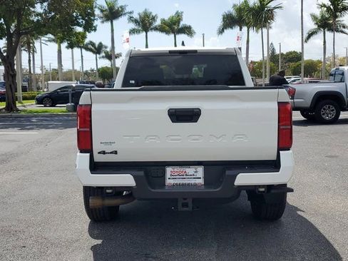 Used 2025 Toyota Tacoma TRD Sport image 5