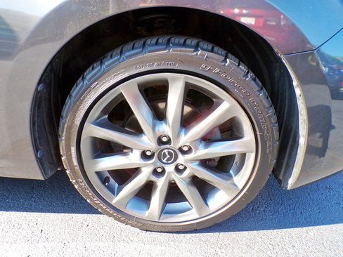 Used 2018 MAZDA MAZDA3 Touring FWD image 25
