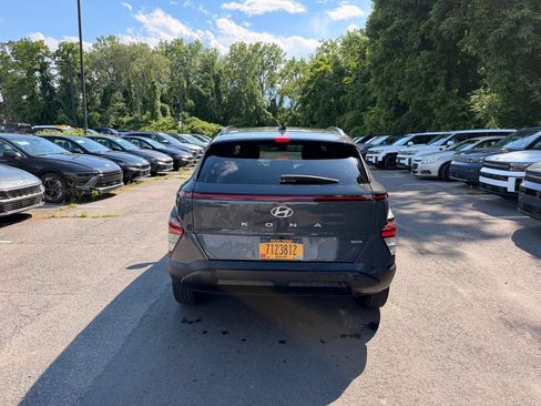 Used 2024 Hyundai Kona SEL AWD/4WD image 4
