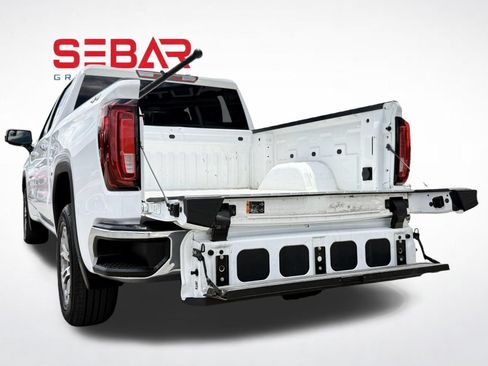 Used 2025 GMC Sierra 1500 SLT AWD/4WD image 12