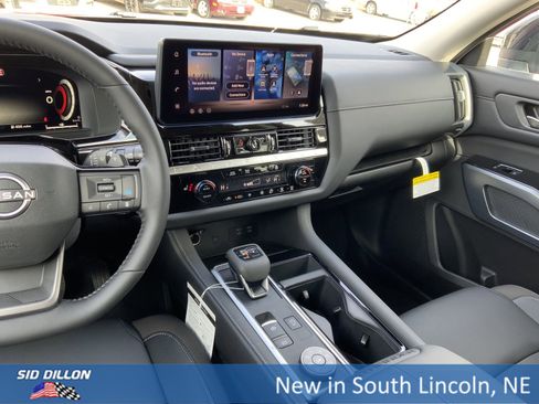 New 2026 Nissan Pathfinder SL image 7