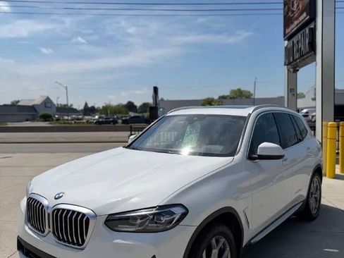 Used 2022 BMW X3 xDrive30i w/ Premium Package 2 AWD/4WD image 3