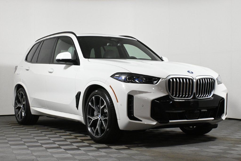 Used 2026 BMW X5 xDrive50e w/ M Sport Package AWD/4WD image 9