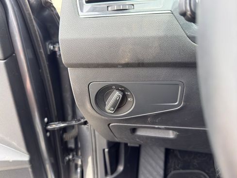 Used 2023 Volkswagen Tiguan SE image 20