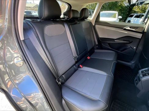 Used 2023 Volkswagen Taos SE image 20