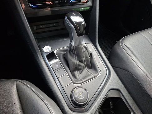 Certified 2022 Volkswagen Tiguan SE AWD/4WD image 17