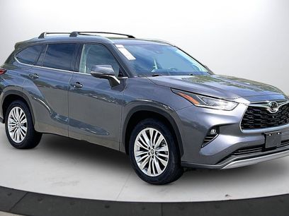 Used 2023 Toyota Highlander Platinum