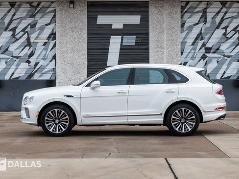Used 2025 Bentley Bentayga image 7