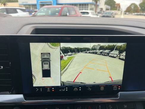 Used 2024 Chevrolet Silverado 1500 LTZ w/ LTZ Convenience Package II image 26