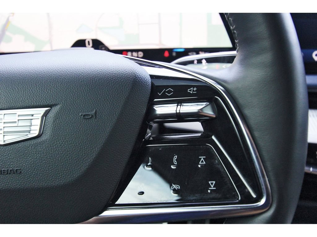 Certified 2025 Cadillac Optiq Sport 2 AWD/4WD image 16